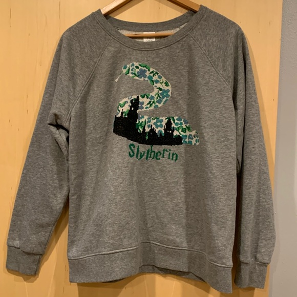 Slytherin theme sweatshirt homemade embroidery - Picture 2 of 4